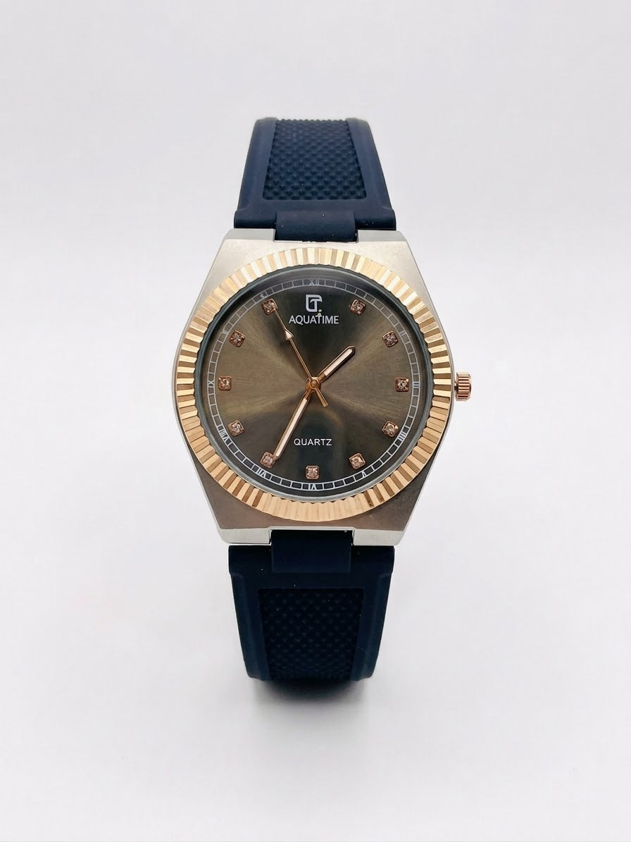 AQUATIME Luxury Men’s Quartz Watch – Gold Fluted Bezel & Black Rubber Strap