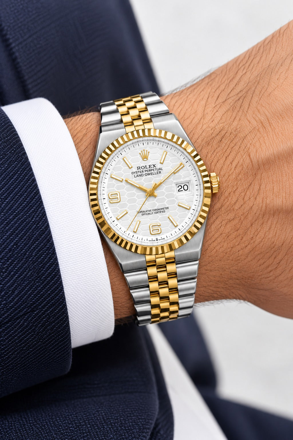Luxury Gold & Silver Men’s Watch – Premium Two-Tone Stainless Steel Bracelet